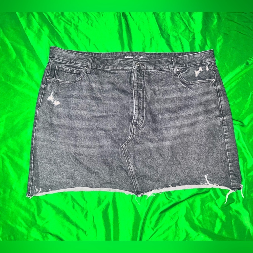 Old Navy Distressed Gray Denim Skirt Plus Size 26